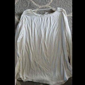 Womens Size Medium Under Armour Long Sleeve Shirt